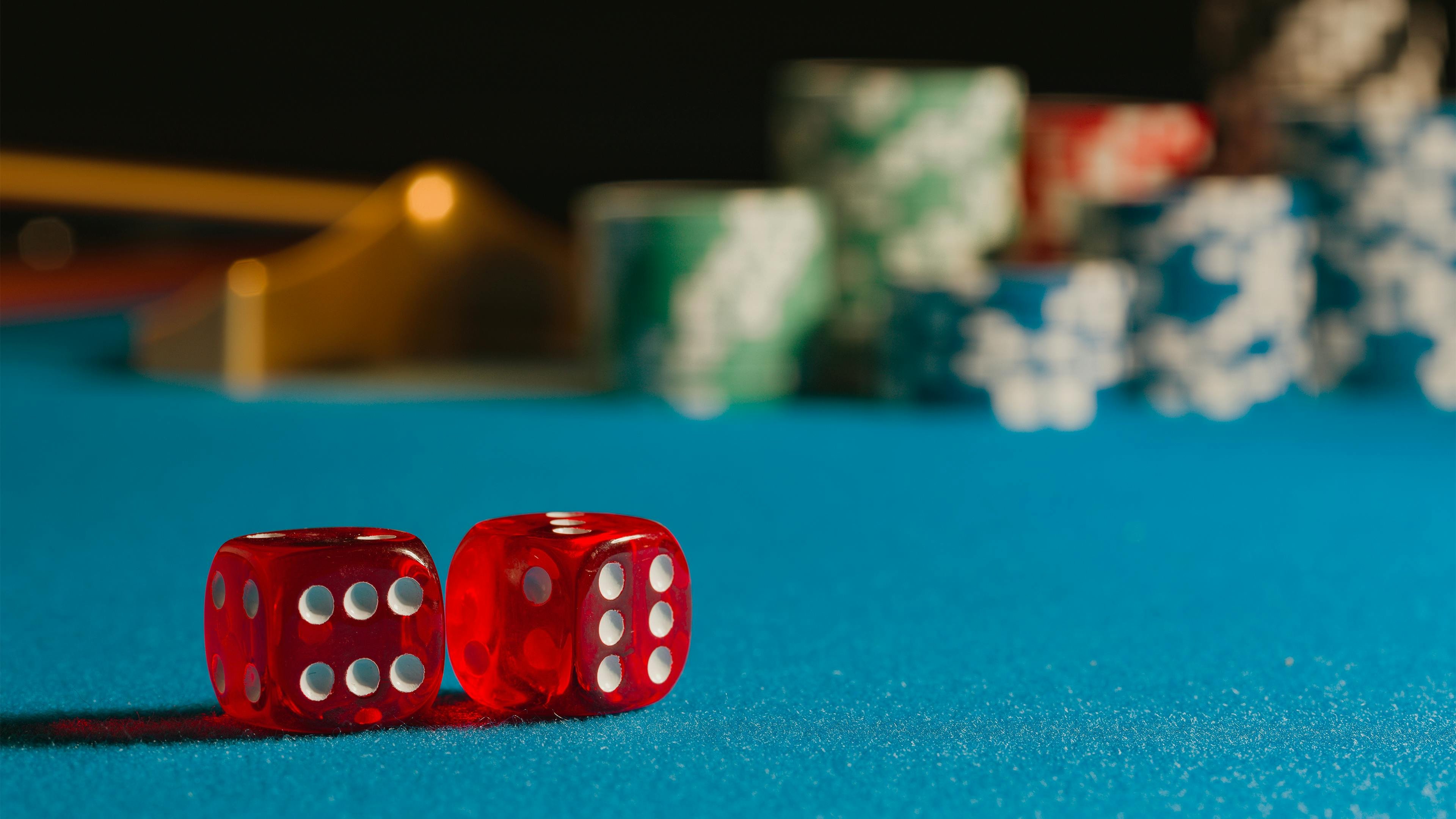 Meja Infinite Blackjack mposlot dengan dealer profesional dan tampilan multi-pemain